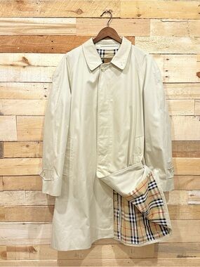 Vtg Burberry London Tan Trench Coat with Nova Check Lining Mens US 42 R UK 52 R